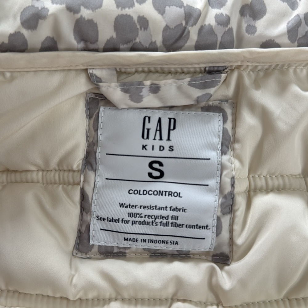 Gap kids Puffer vest for girls size Small - Picture 3 of 3